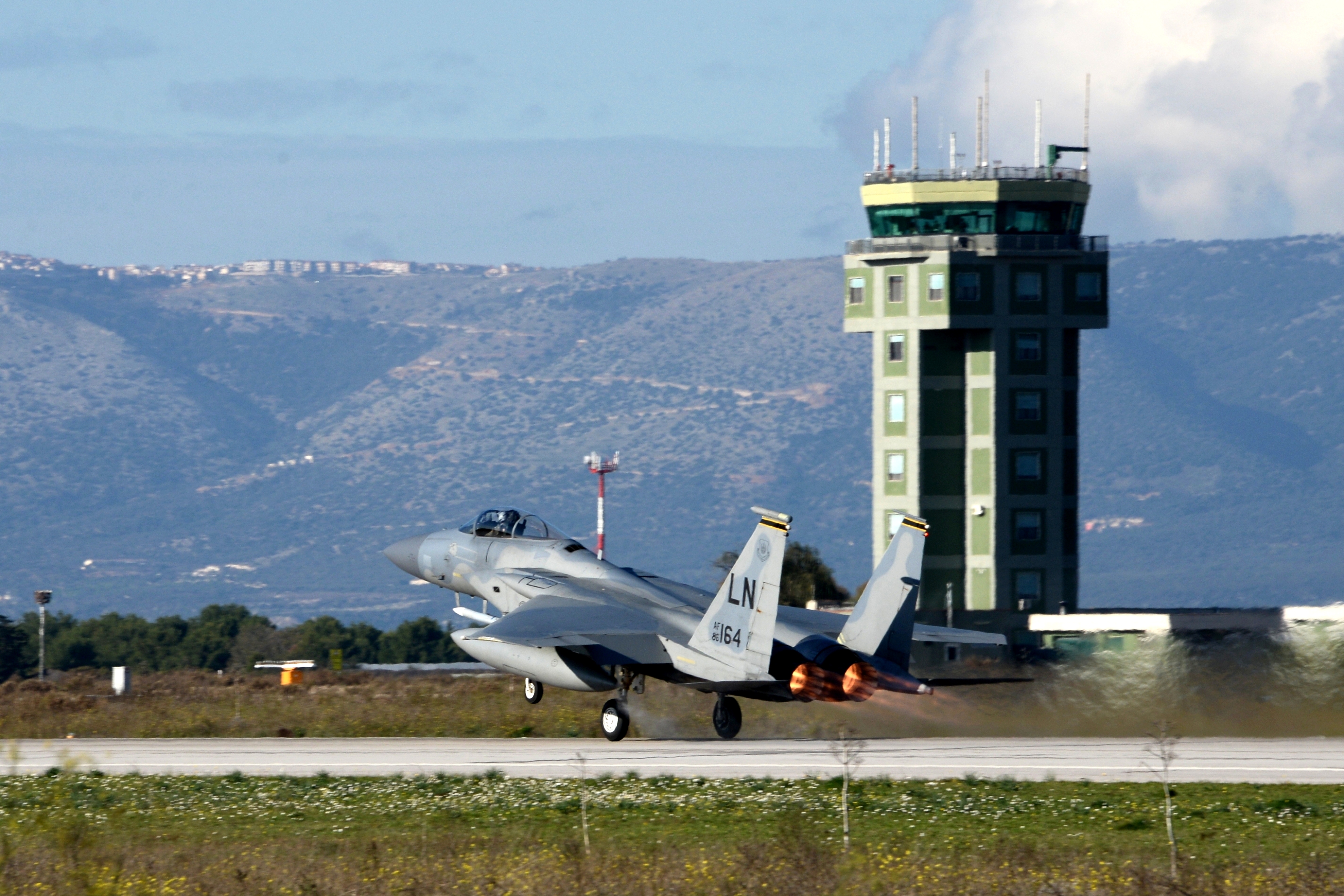 F-35 «Lightning II» del 32° Stormo hanno sorvolato la Puglia partecipando